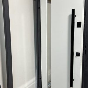 ЛЮКС сіра RAL 7024 Метал &ndash; МДФ (зі склопакетом) lux-grey-7024-metal-mdf-glass фото