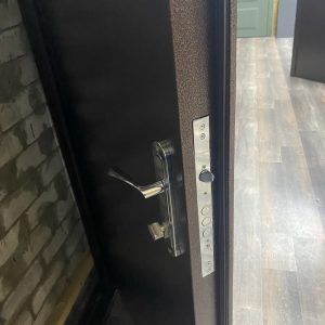 Метал &mdash; Метал з притвором вулиця metal-metal-pritv-vul фото